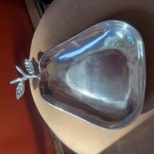 Silver tone 🍐 pear-shaped dish